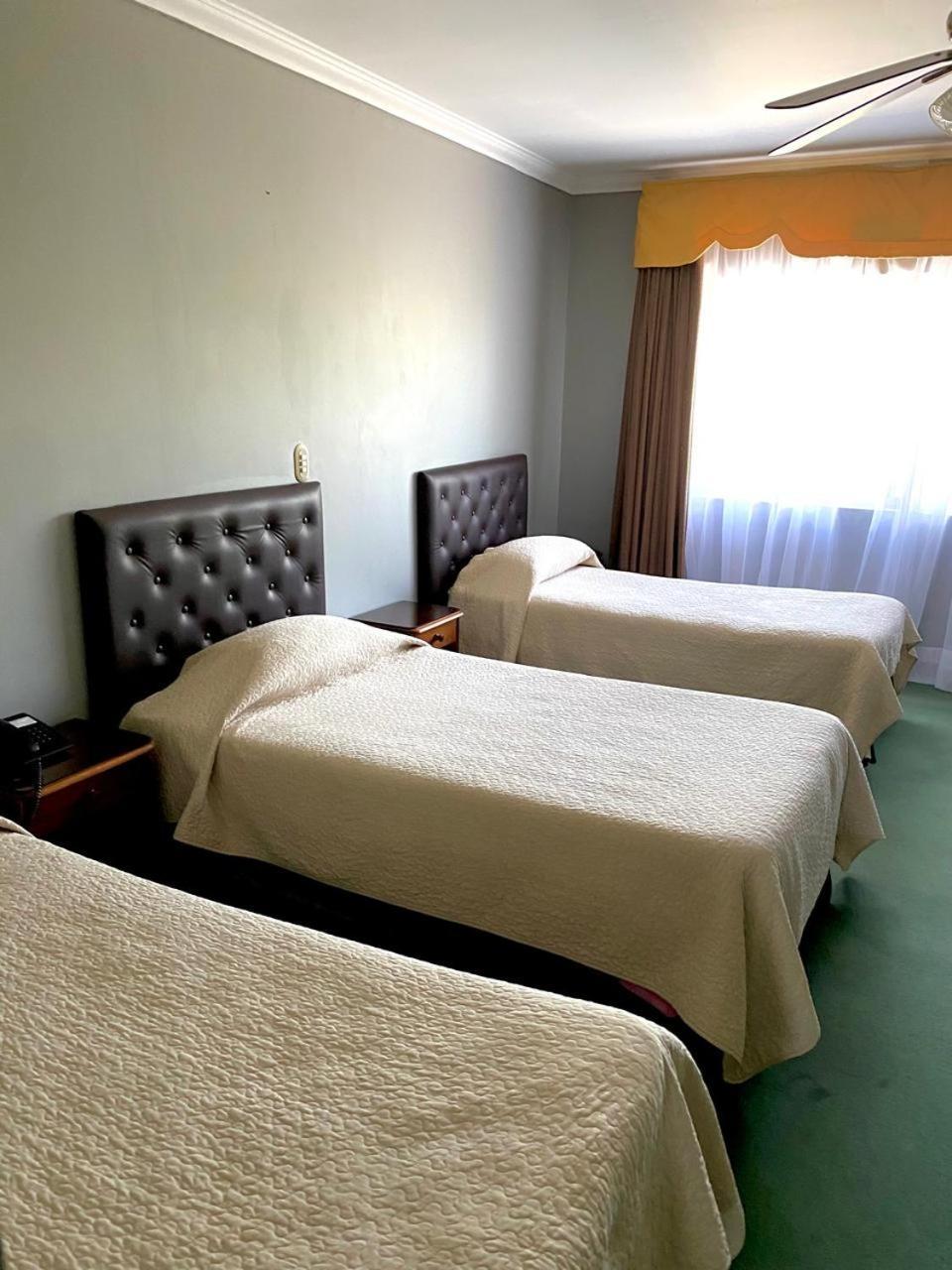 Hotel Econohotel 洛斯安赫莱斯 外观 照片